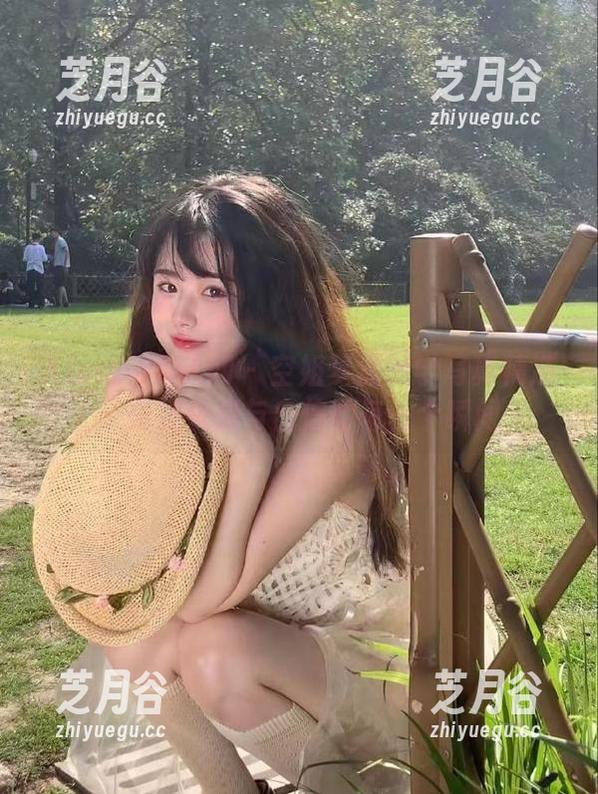 Xiuren秀人网-梦然同学 Xiuren秀人网 - 空姐梦然同学写真精选:捕捉优雅与自信的每一个瞬间