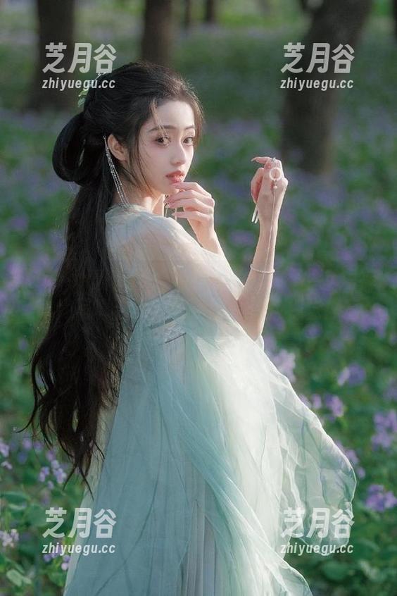 Xiuren秀人网-沐子熙V Xiuren秀人网 - 独特视角:沐子熙V短裤时尚写真合集,高清图片体验视觉盛宴
