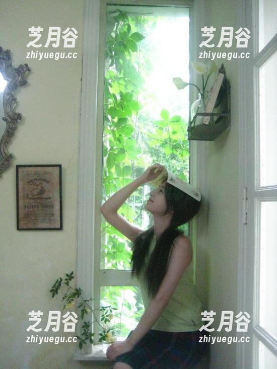 Xiuren秀人网-白兔西希 Xiuren秀人网 - 白兔西希万圣节写真精选:每张图片都是故事的描绘