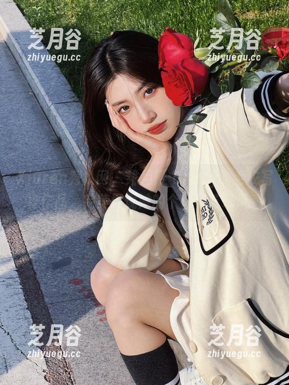 Xiuren秀人网-绯月樱-Chery Xiuren秀人网 - 绯月樱-Chery的毛衣写真作品,完美展现她的个性与艺术风采