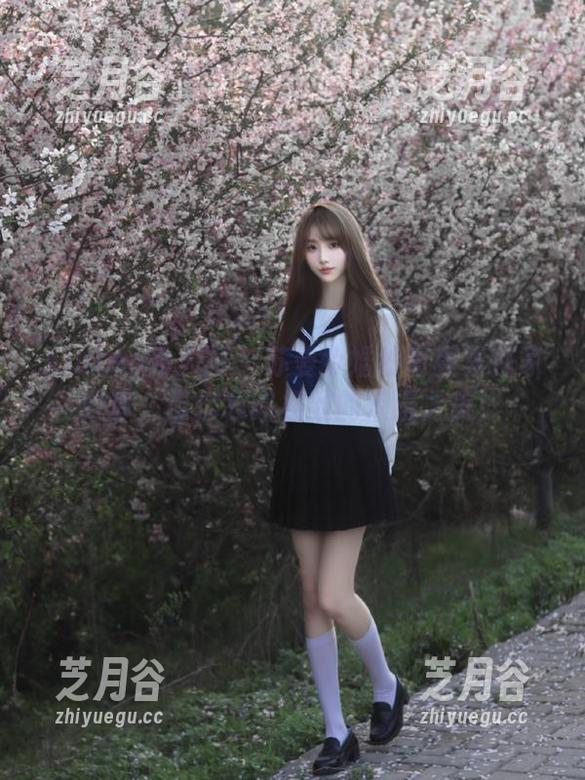 Xiuren秀人网-苏曼兮 Xiuren秀人网 - 苏曼兮婚纱写真集独家分享,带你领略极致的浪漫之美!