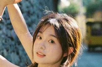 Xiuren秀人网 – 订制你的‘荡漾Crystal女神’图集，幽默与魅力齐飞，保证让你笑出声！