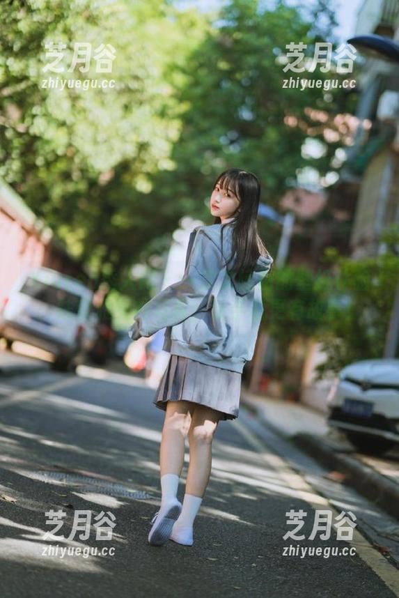 Xiuren秀人网-陆萱雅 Xiuren秀人网 - 一次次惊艳的壁纸体验:陆萱雅女神写真,让手机更有故事!