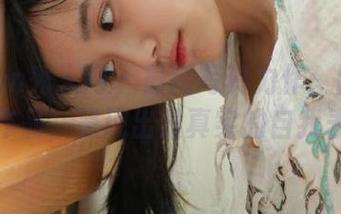 Xiuren秀人网 – 最新写真力作：陈大榕裸足作品，呈现出最真实的自我表达。