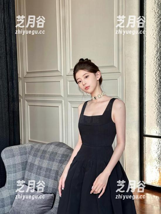 Xiuren秀人网-麦琪绫冰激淋 Xiuren秀人网 - 细腻与性感并存,麦琪绫冰激淋的内衣私拍作品让你重新定义美的无限可能