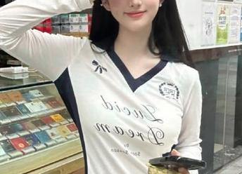 YouMi尤蜜荟 – 高清写真集：小海臀Rena和她的豹纹故事，带给你视觉与心灵的双重享受