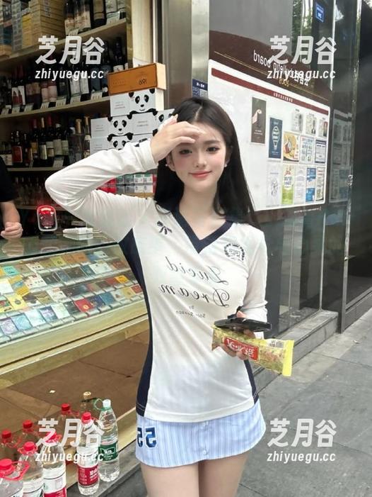 YouMi尤蜜荟-小海臀Rena YouMi尤蜜荟 - 高清写真集:小海臀Rena和她的豹纹故事,带给你视觉与心灵的双重享受