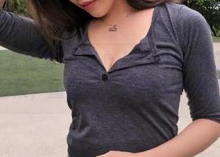 YouMi尤蜜荟 – 用心上可Flora的油亮写真图集，重塑你对美的理解与追求