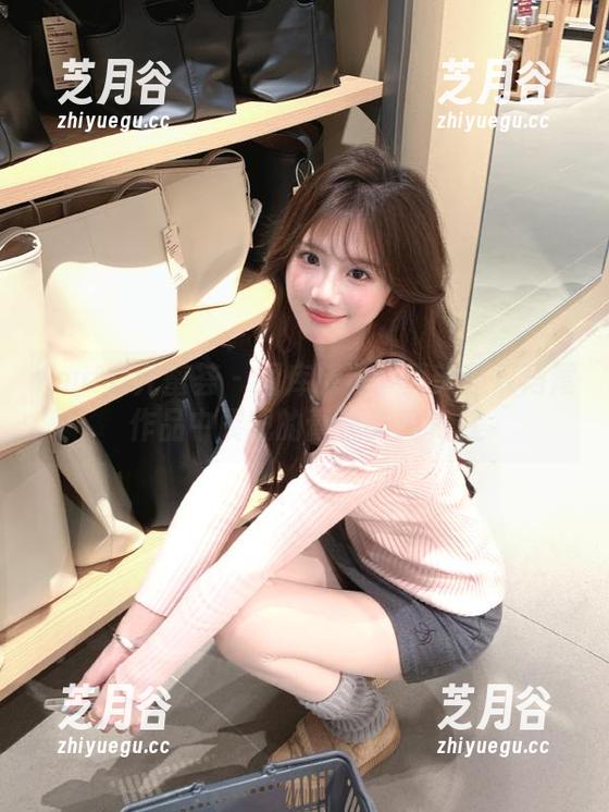 YouMi尤蜜荟-黄歆苑 YouMi尤蜜荟 - 图库精选:黄歆苑双马尾作品中展现的青春甜美气息