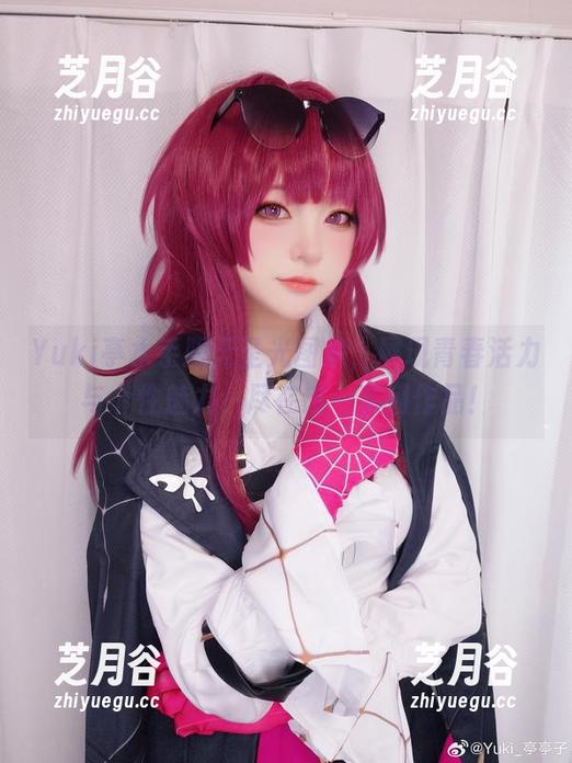 Yuki亭 Yuki亭水手服无圣光图集,展现青春活力与个性魅力,尽在这一系列作品!