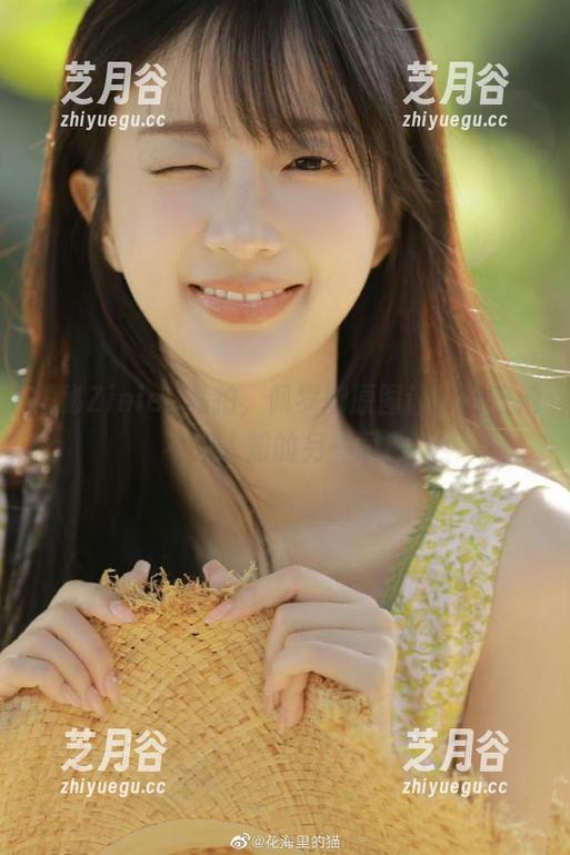 揭秘ZinieQ私拍，佩罗娜原图让你领略她不为人知的另一面！
