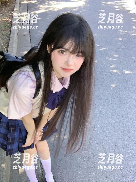 beautyleg-Mimoko beautyleg - 观看Mimoko的毛衣写真,感受她在寒冬中传递的温暖与风尚