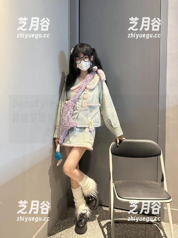 beautyleg-Queena beautyleg - Queena天台写真合集:真诚呈现与自嘲并存,经验告诉我,美丽也有不堪一击的一面。