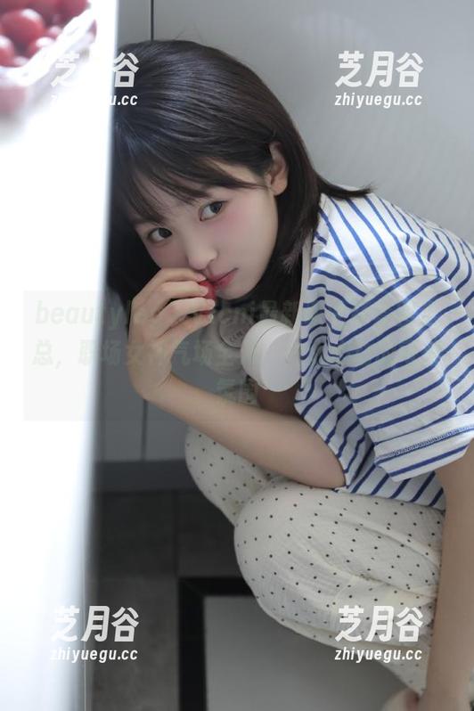 beautyleg-Vicni beautyleg - Vicni最新职业装套图汇总,职场女神气场全开,令人心动的可爱氛围