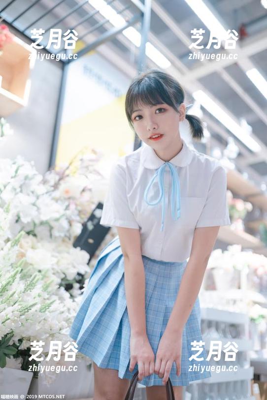 lovely呆玄 美图更新中!lovely呆玄的过膝白丝写真作品,展现她的独特气质!