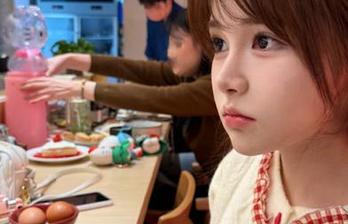 pans – 高清小九护士写真作品发布，原图为你呈现甜美与优雅的完美结合。