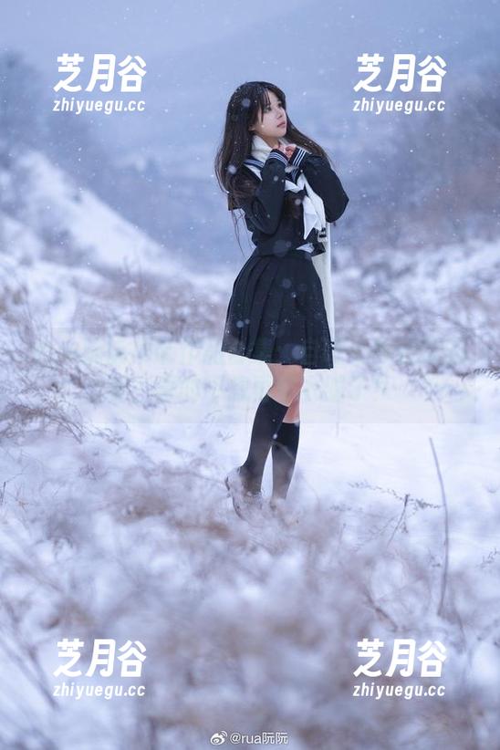 rua阮阮 rua阮阮吊带作品合集:自嘲不够自信的我,真的不想再穿衣服了!