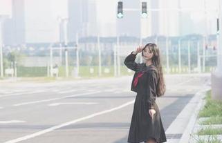 yuuhui玉汇与Leohex油光泳装的完美结合：诱人写真套图推荐