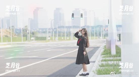 yuuhui玉汇与Leohex油光泳装的完美结合：诱人写真套图推荐