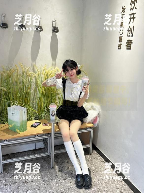 けん研 在“けん研insecret”的美图旅程中,捕捉每一个能成为精致壁纸的细节瞬间!