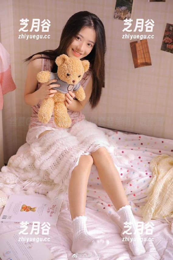 丝慕GIRL-文欣 丝慕GIRL - 体验文欣的套装美图,收获新鲜独特的写真资源灵感!