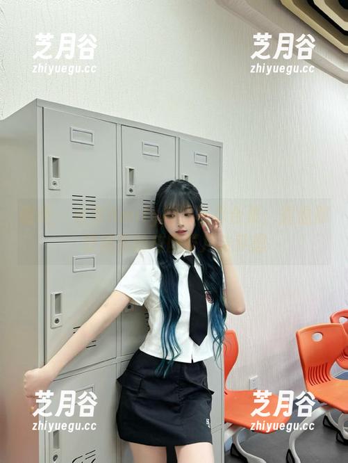 丽柜-Amily 丽柜 - 分享Amily校服写真合集:重温那段纯真的校园岁月与梦想