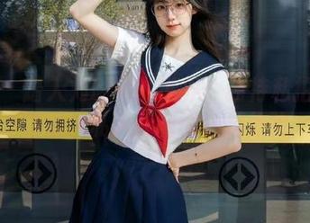 丽柜 – 踏入刘璐璐的世界：独特私拍白丝资源，私人订制的视觉体验