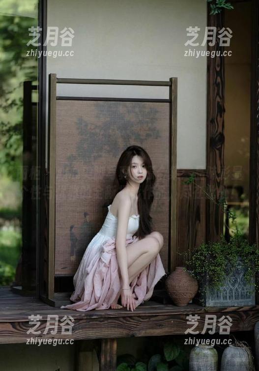 丽柜-心心 丽柜 - 心心美脚写真资源合集:品味彰显个性与优雅的全新摄影作品,尽在此处!