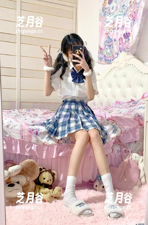 丽柜-心心 丽柜 - 校园中的心心:精选作品展示她的独特风格与不凡视角
