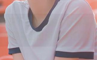 丽柜 – 快来下载潼潼的牛仔裤写真作品，网盘中独特的时尚风格等你发掘！