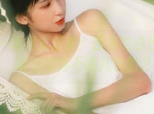 丽柜 – 一场视觉盛宴：语寒的白色主题写真图集，带你领略不同凡响的艺术分享