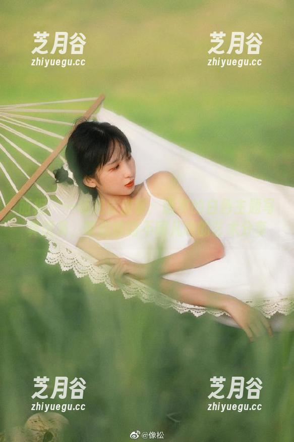 丽柜-语寒 丽柜 - 一场视觉盛宴:语寒的白色主题写真图集,带你领略不同凡响的艺术分享