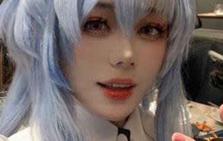 清凉夏日里的梦，九言的cos作品让你重温夏日的美好