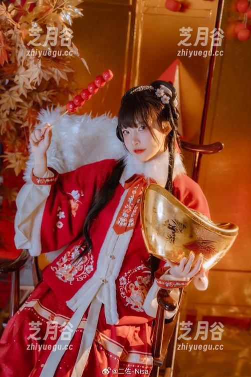 二佐Nisa 二佐Nisa最新写真在野外揭秘:她是“fate白贞危险野兽”的完美化身!
