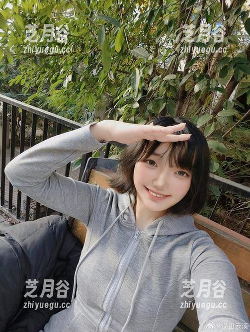 云溪溪 “云溪溪”的绸缎私拍作品,展现了何为真正的时尚与妩媚,心动了吗?