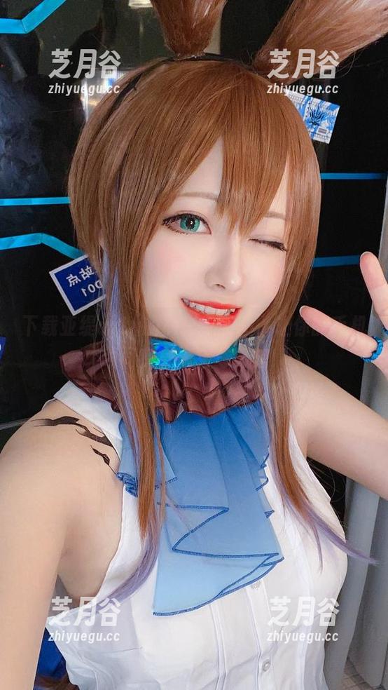亚缇arty 下载亚缇arty的裤里丝美图,让你的手机瞬间变身搞笑写真馆!
