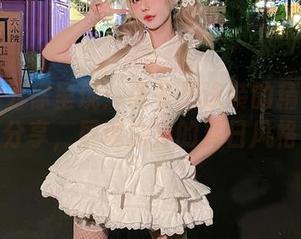 仙女月为你呈现：喜多川泳装的精彩原图分享，展现独特的夏日风格