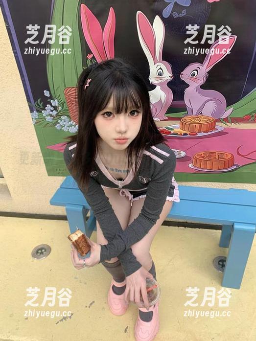 余多多Dudu 更新啦!余多多Dudu圣诞特辑写真集,抢先感受浓浓节日气息!