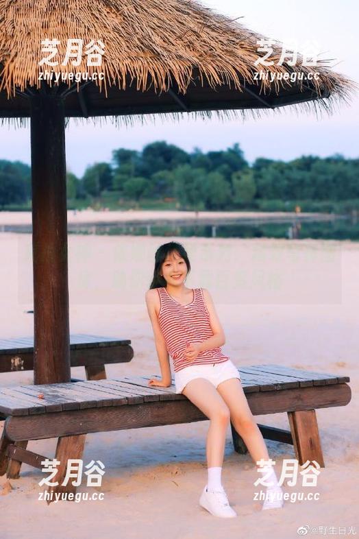 克拉女神-依娜丝 克拉女神 - 依娜丝红裙系列:精致写真图库,助你轻松下载百变风格