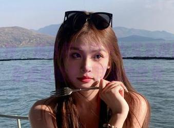 克拉女神 – 精选周迪的少女写真原图，带你走进她青春洋溢的世界