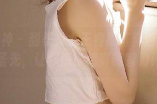 克拉女神 – 甜美少女王睿的写真世界：无圣光，让你感受纯真的魅力！