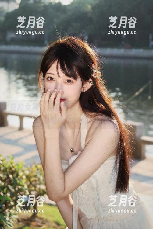克拉女神-盈盈 克拉女神 - 私房写真中的盈盈,毛衣也能成为时尚icon的秘密武器