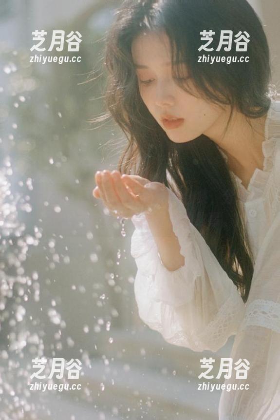 克拉女神-舒彤 克拉女神 - 探索舒彤的秘密合集,分享她最私密的写真作品背后的故事。