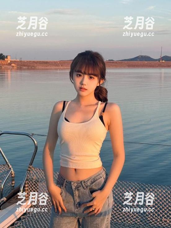 兔玩映画 全套写真盛宴:兔玩映画阳光下的黑丝展现完美线条