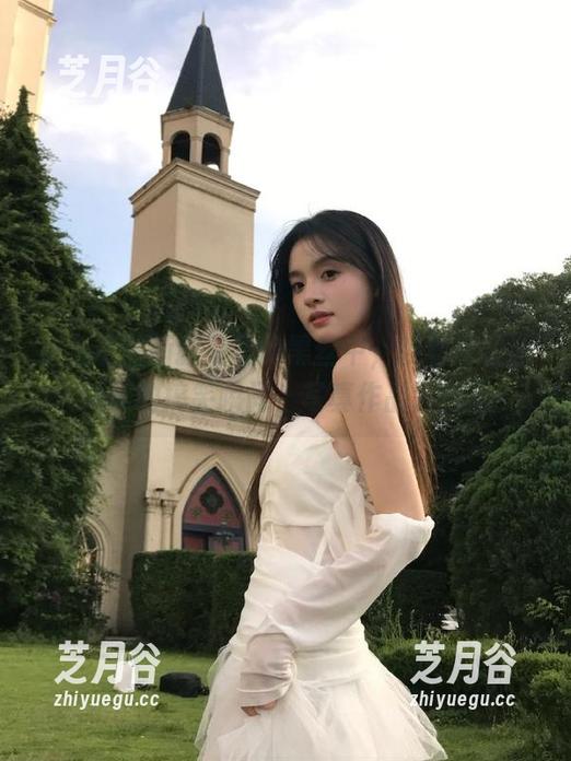 在兔玩映画教室里的黑丝中，观看那些让人捧腹的搞笑瞬间，写真作品大揭秘！