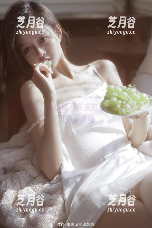 兔玩映画 独特风格!兔玩映画带来肉丝与小花裙写真全景原图