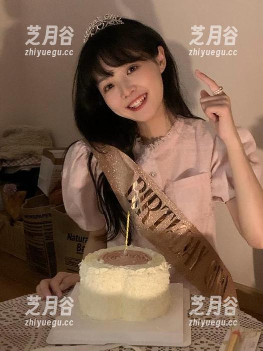 下载兔玩映画最新合集，探索体操服的绝对领域，眼前的美景不容错过！