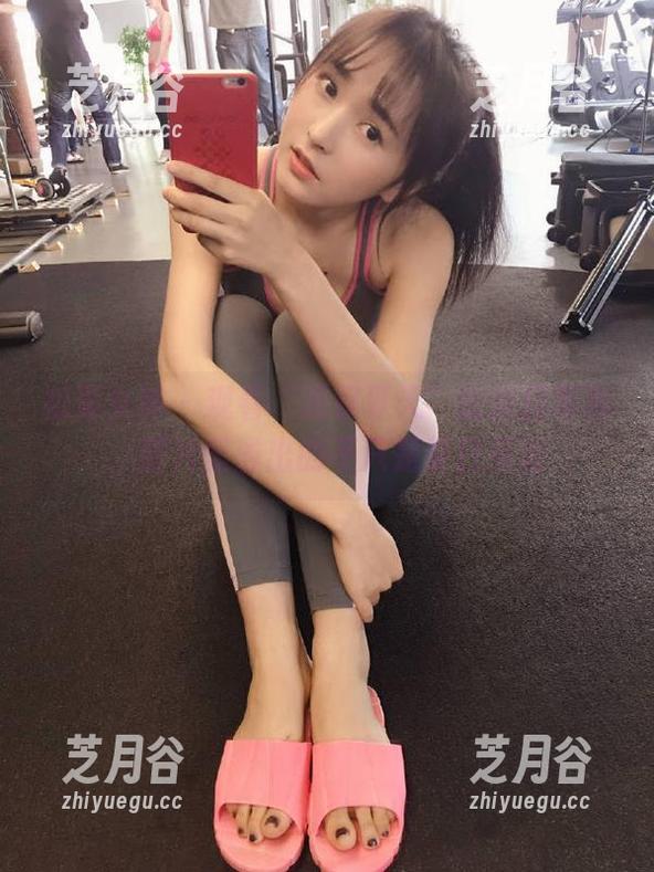 初夏女神-双双 初夏女神 - 观看“双双夏天”的炫目写真,图片里溢出的不只是夏日芬芳