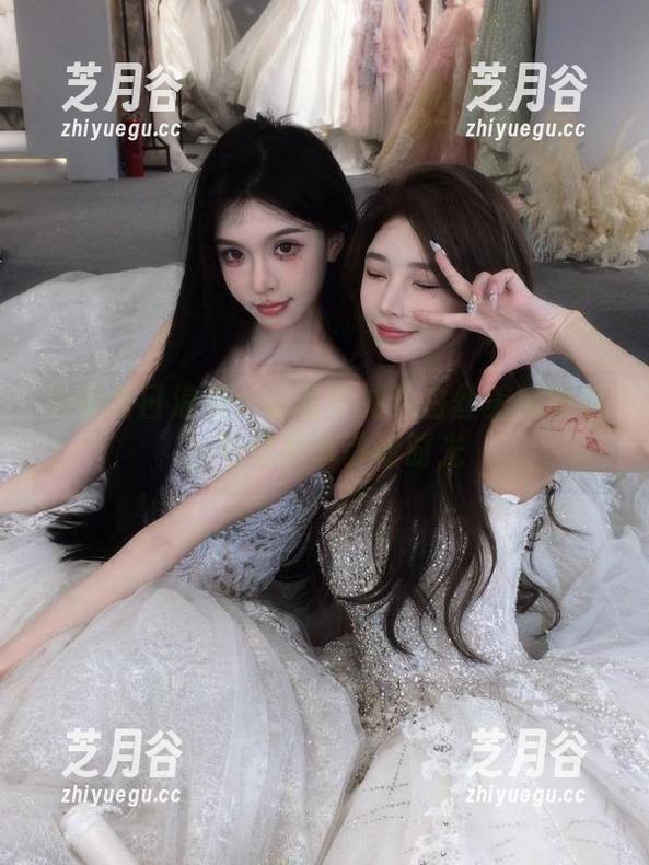 喵写真 捕捉夏日浪漫:喵写真湖边白丝美图图包,与你共享静谧时光