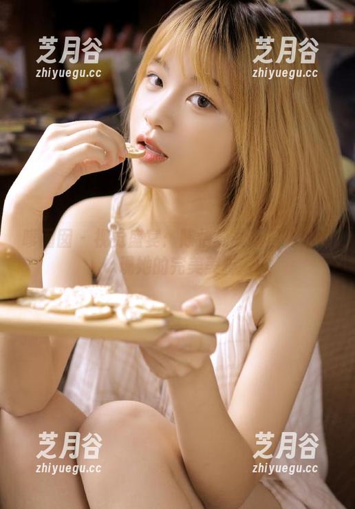 嗲囡囡-陈怡曼 嗲囡囡 - 视觉盛宴:陈怡曼最新写真集展现她的完美美脚